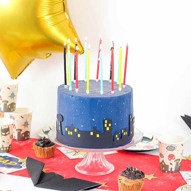 Décoration gâteau super héros pour un anniversaire Salon de